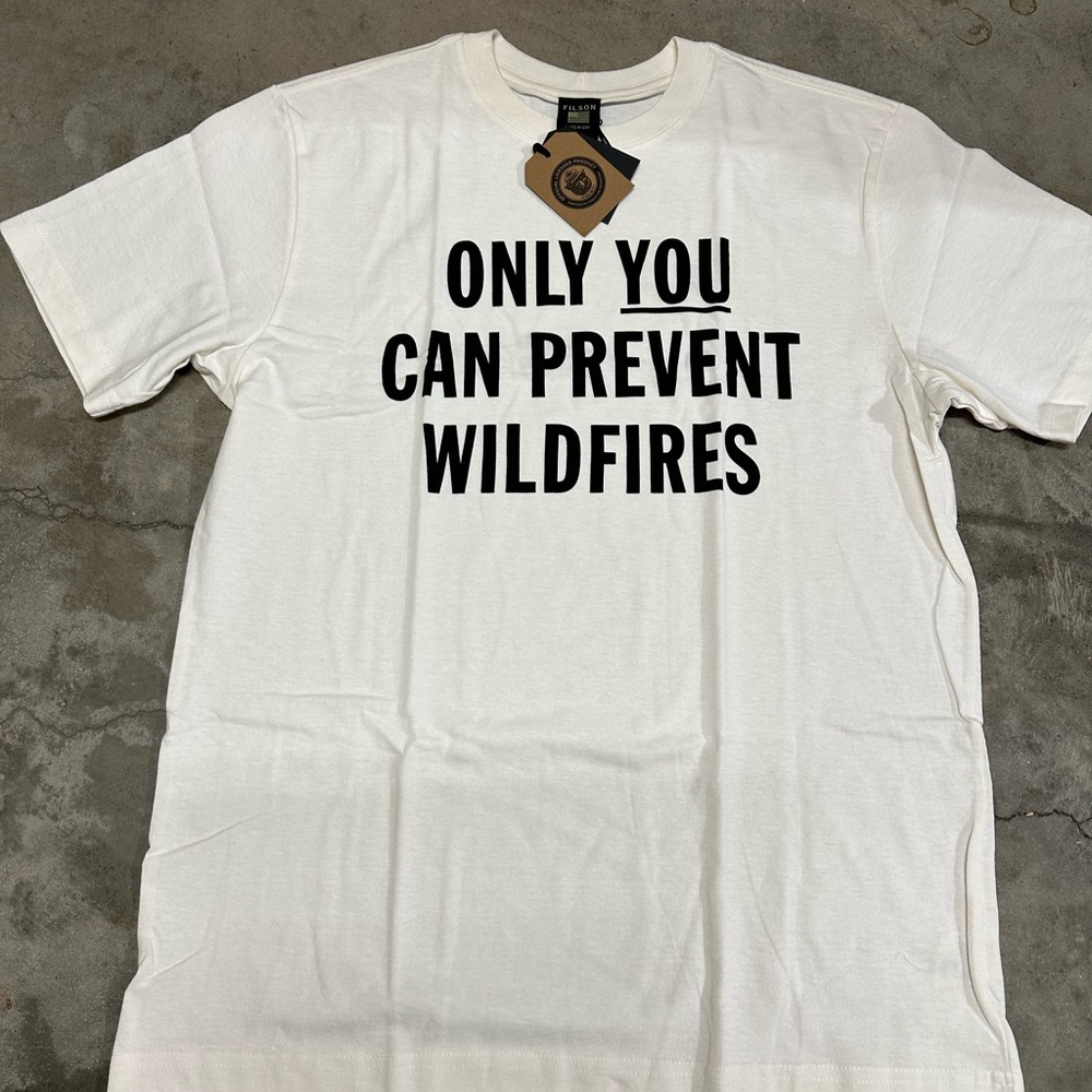 NWT Filson Smokey The Bear Only You Can Prevent Wildfires Mens Limited White
